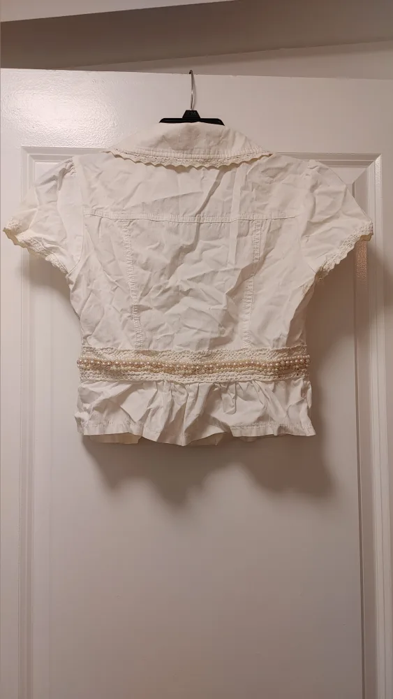 White Short Sleeve Button-Up Top size small image indicator(7)