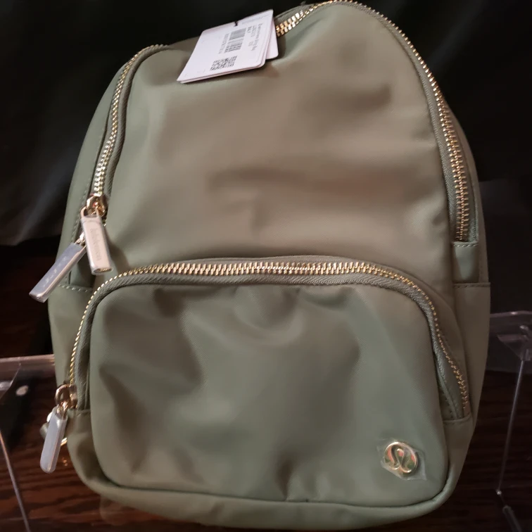 New Lululemon Everywhere Sling Bag Olive Green - photo 3