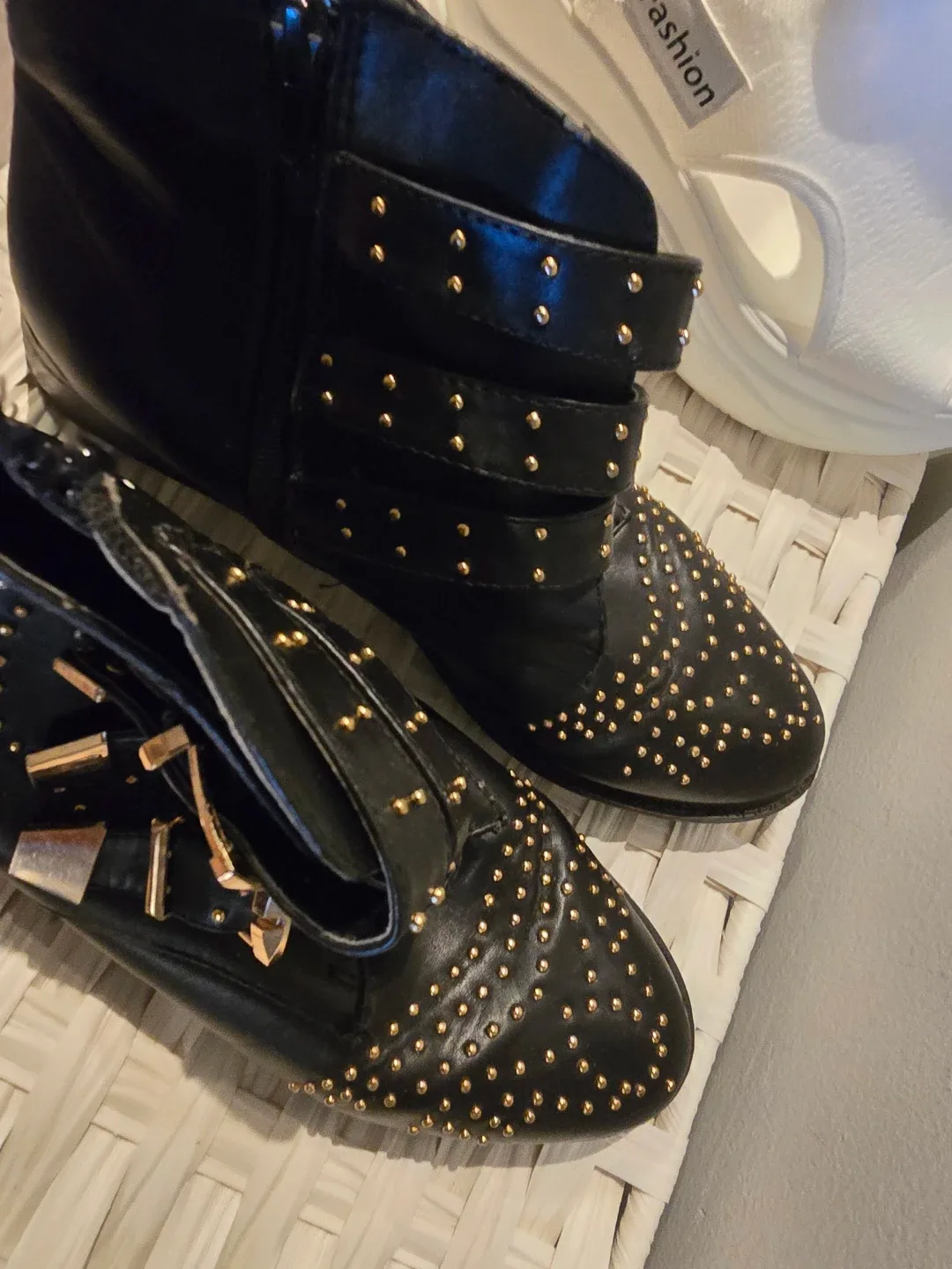 Black Studded Ankle Boots & White Platform Sandals image indicator(5)