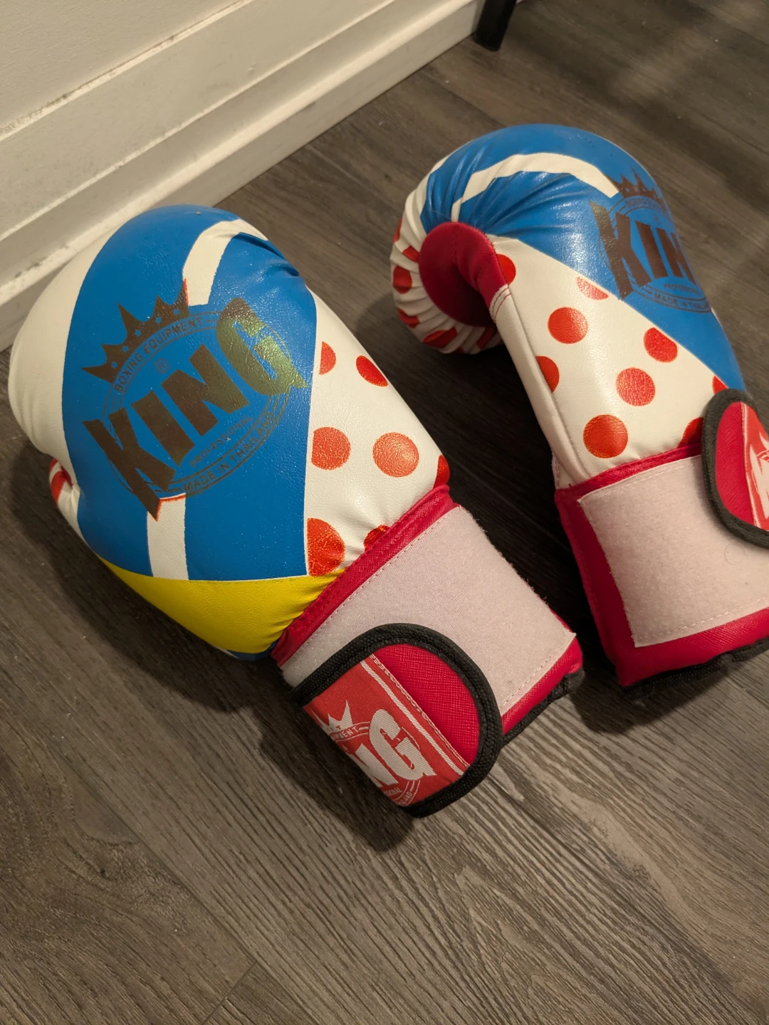 King Boxing Gloves 12 oz - Polka Dot Design