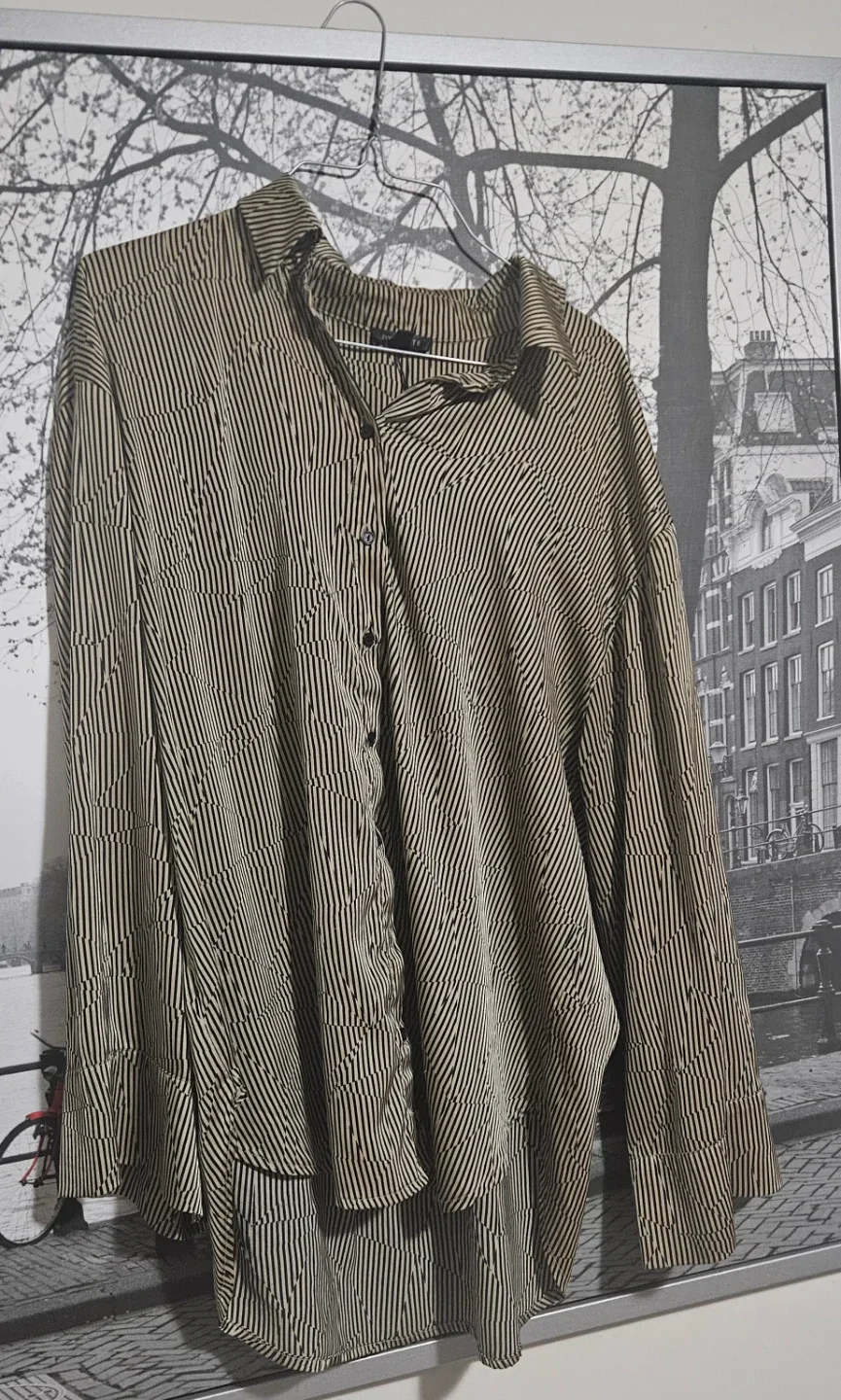 Dynamite Satin Blouse #Cleanout image indicator(2)