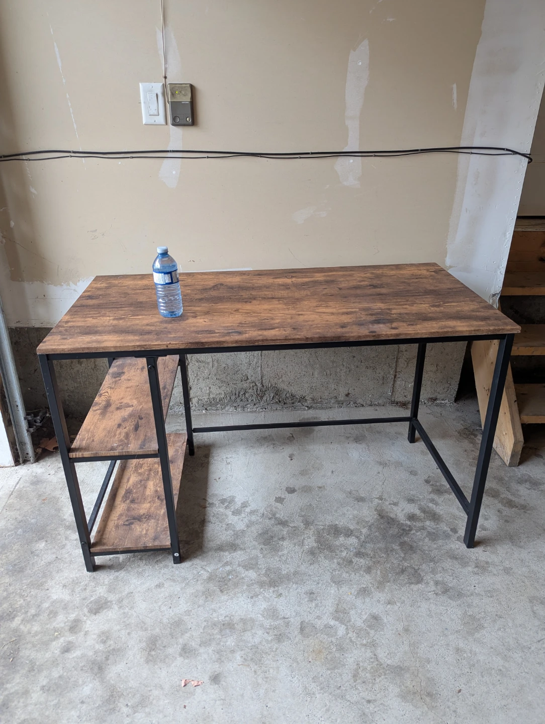 Lovely wooden desk with convenient shelves, great condition - photo 2