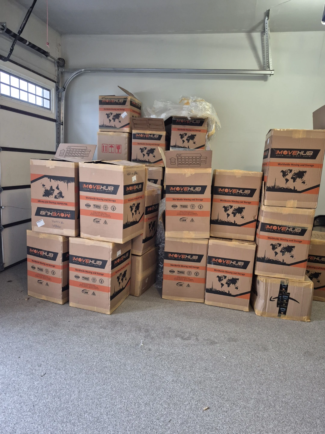 MOVEHUB Worldwide Moving and Storage Boxes