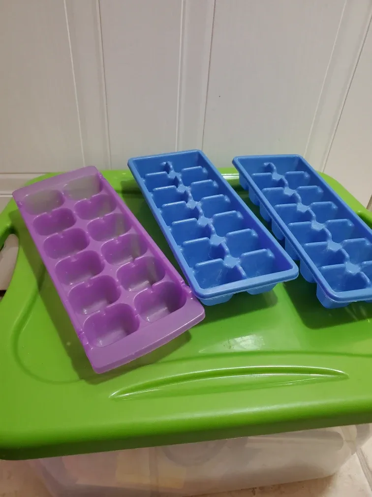 Ice Cube Trays - Purple & Blue #Cleanout