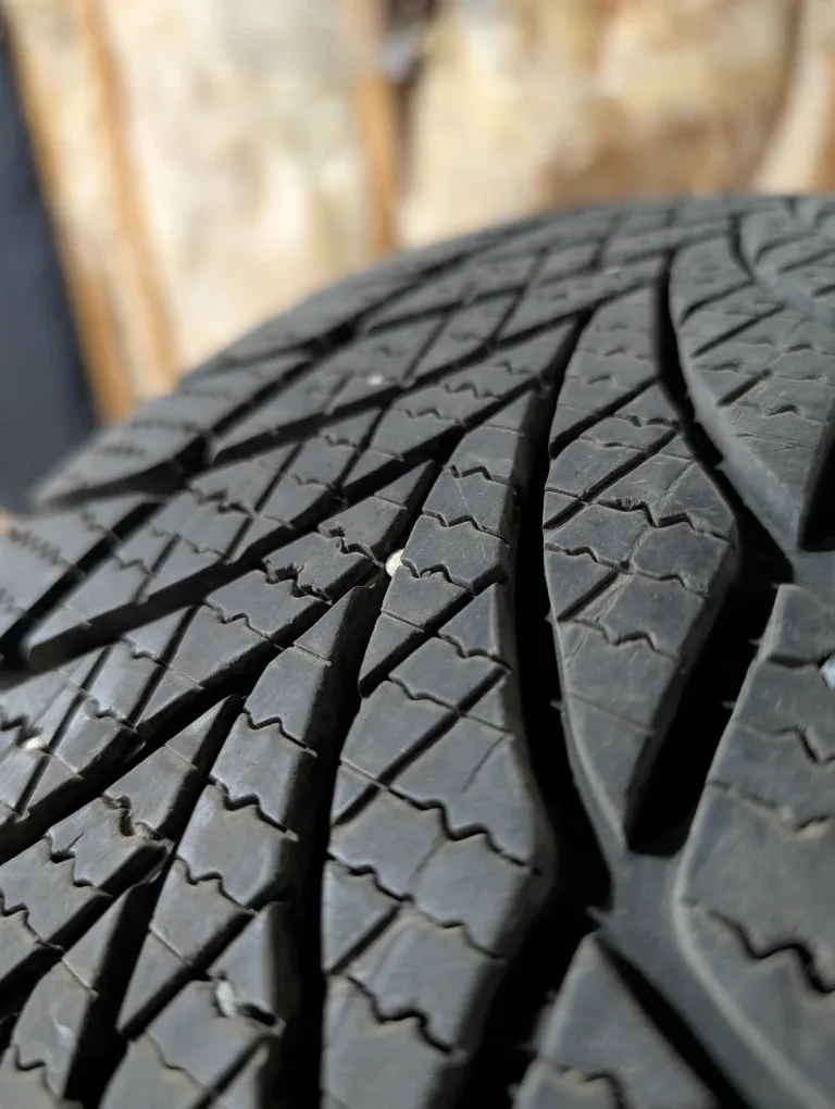 (4)-205/55R16 Winter Tires On Saab Alloy Rims 5x100 image indicator(2)