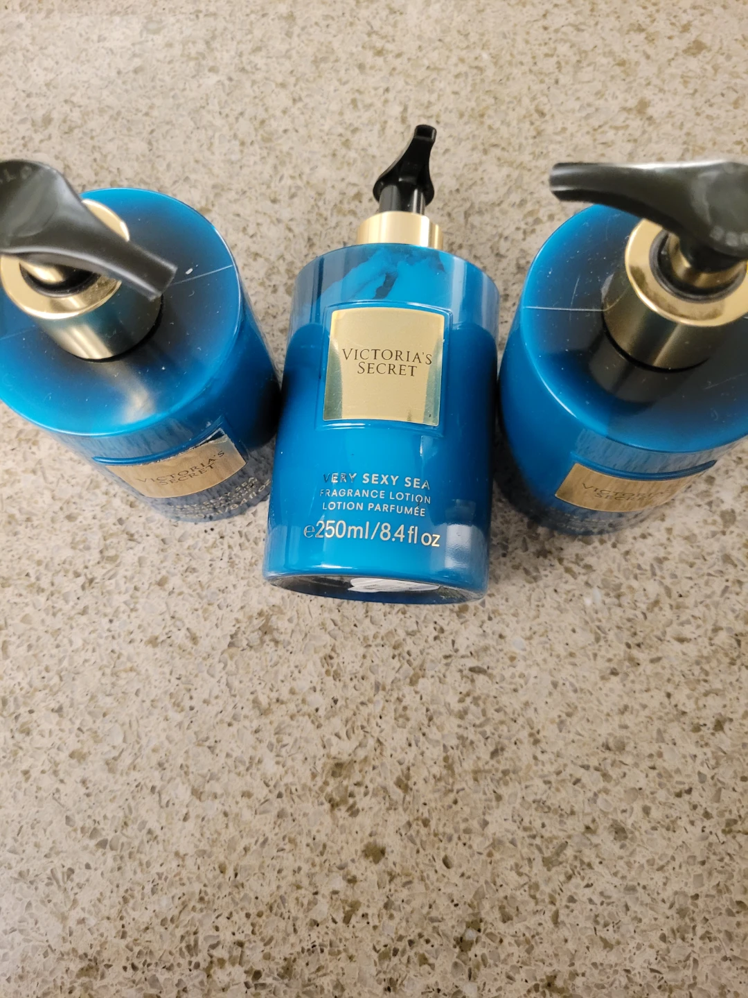 Victoria's Secret Velvet Petals Shimmer & Very Sexy Sea Lotion - photo 3