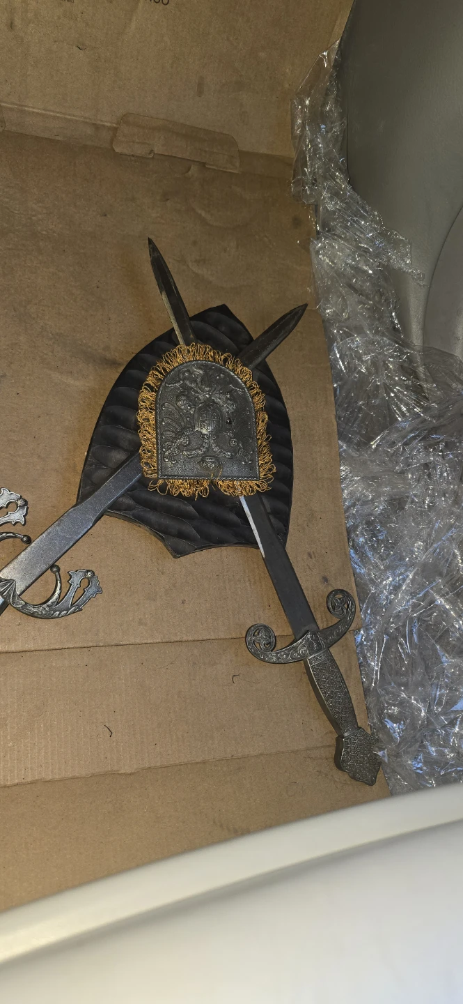 Decorative Sword Set