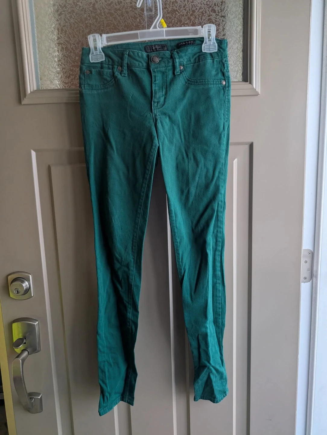 Womens sz 28 jeans $5 each - photo 3