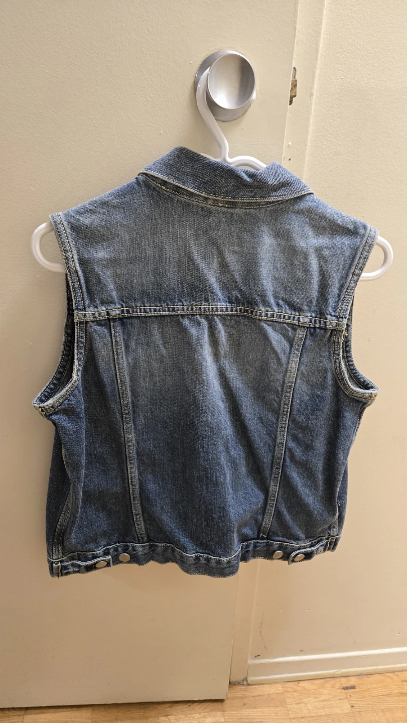 Forever 21 Denim jacket & Gap Denim Vest - photo 4