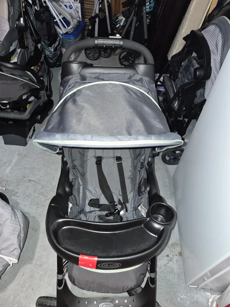 Graco SnugRide 30 LX Infant Car Seat & Stroller