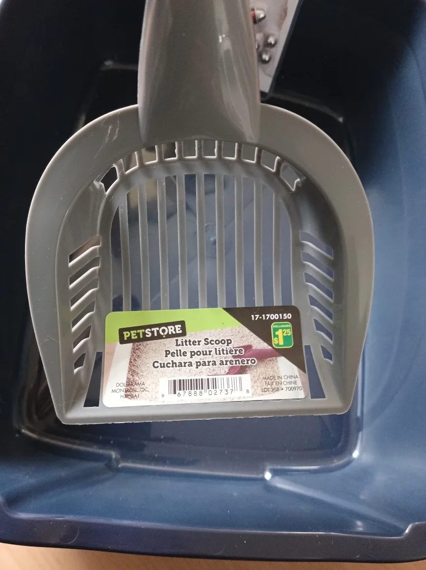 Petstore Laser Toy & Vibrant Life Cat Litter Pan image indicator(3)