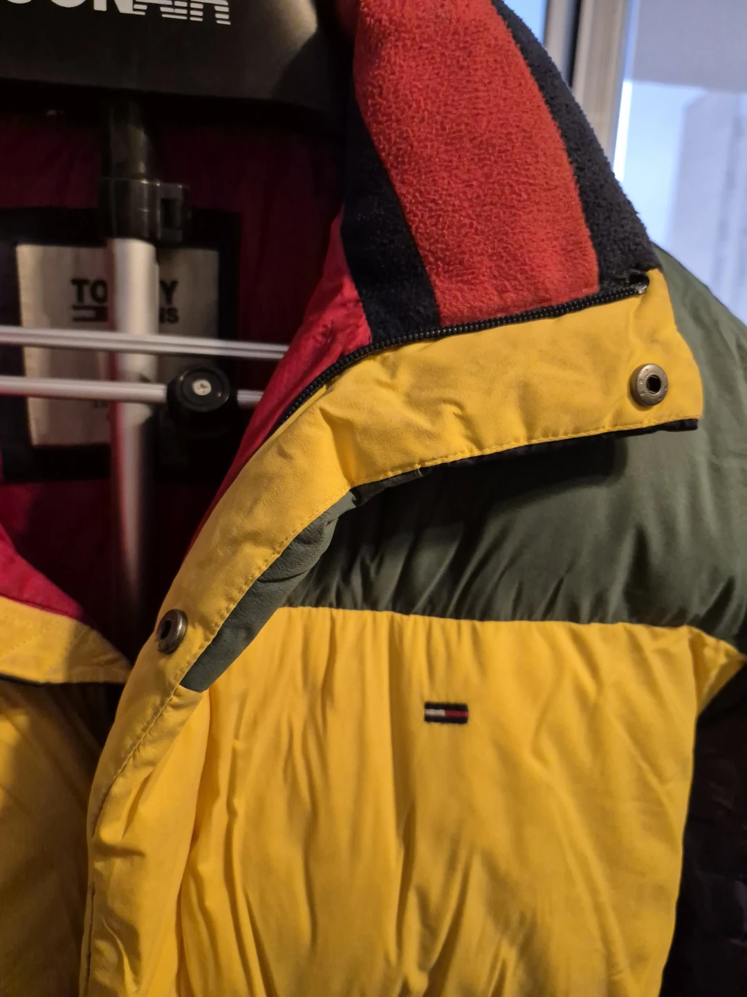 Tommy Jeans Colour Block Puffer Jacket - Size M - photo 2