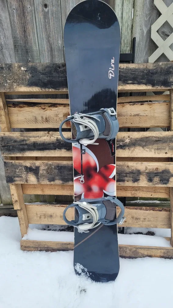 Ladies snowboard with bindings