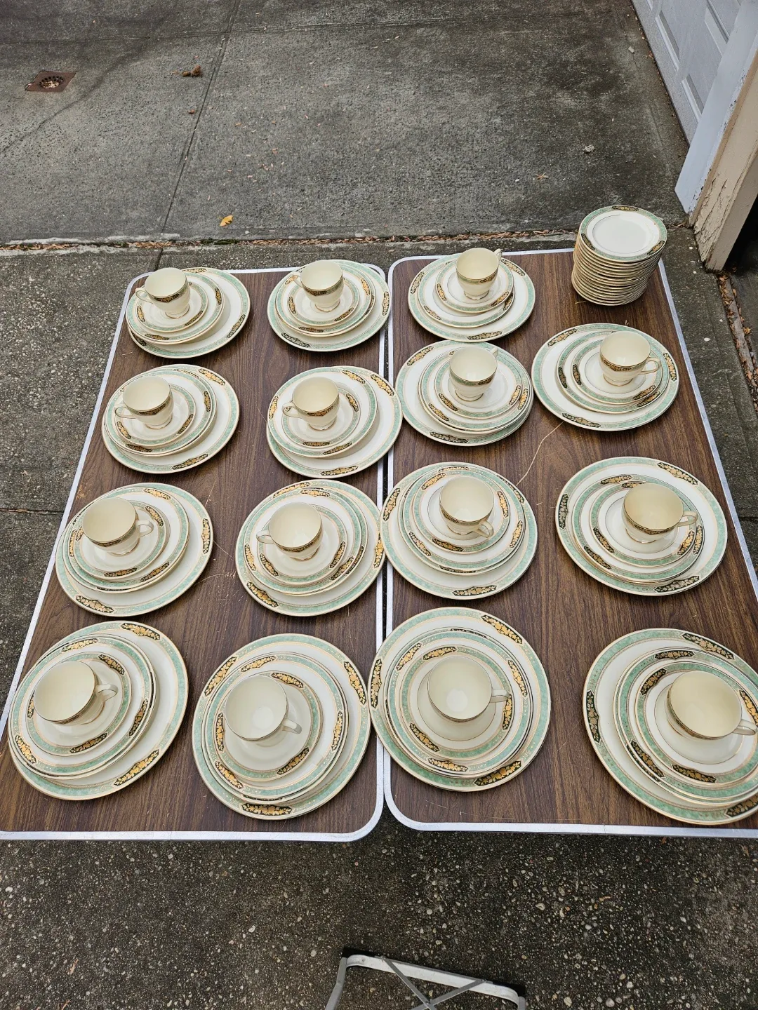 90 piece mikasa dinnerware set