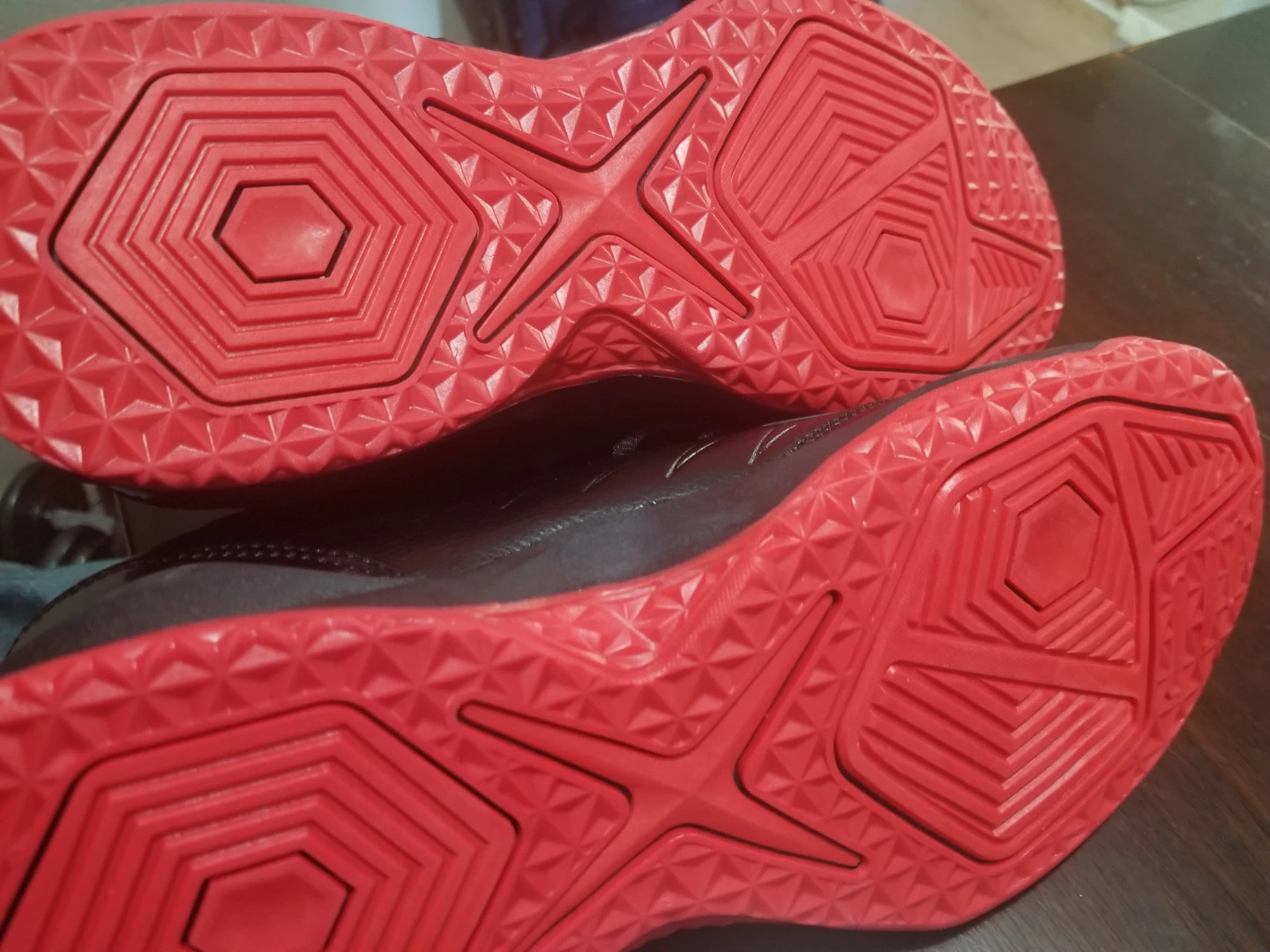Black & Red Fashion Basketball Shoes