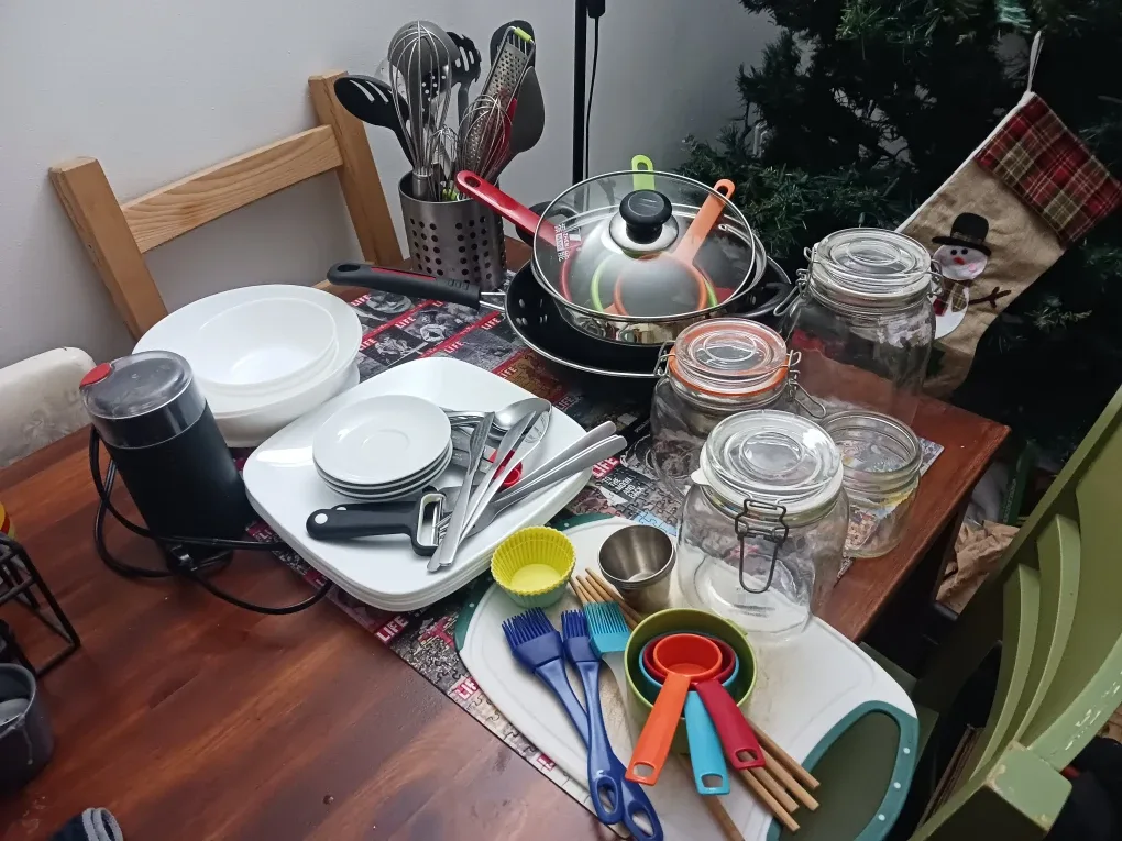 Moving sale - kitchen items