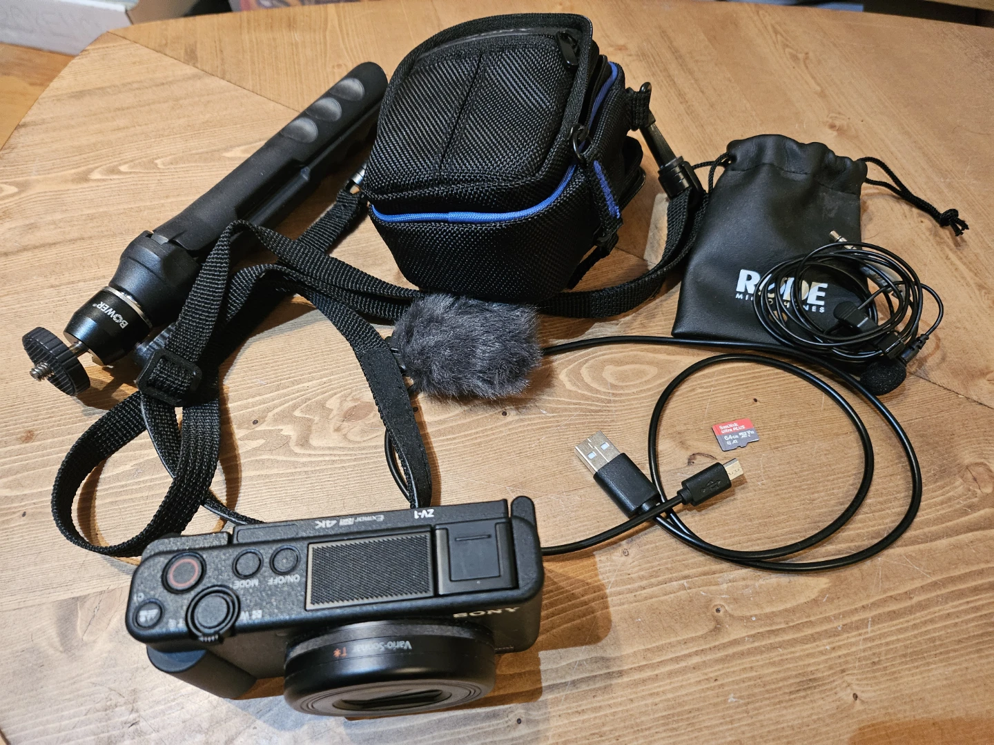 Sony ZV-1 Digital Camera with Starter Accessories - photo 2