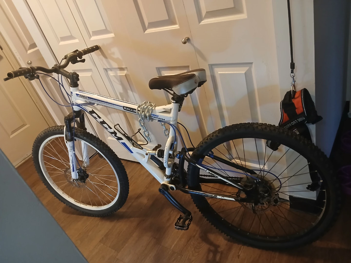 CCM Ballistic Mountain Bike - White/Blue - photo 2