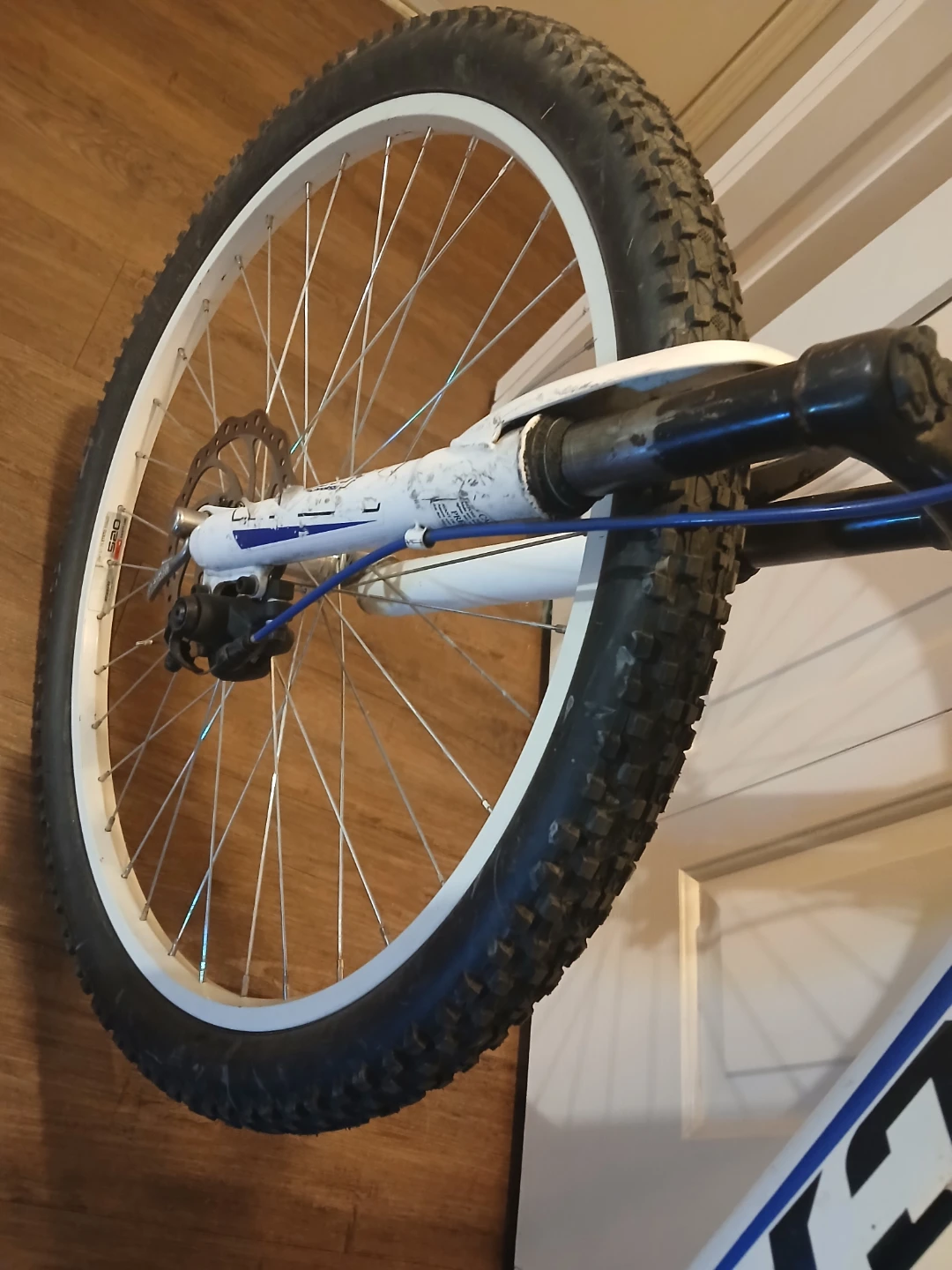 CCM Ballistic Mountain Bike - White/Blue - photo 5
