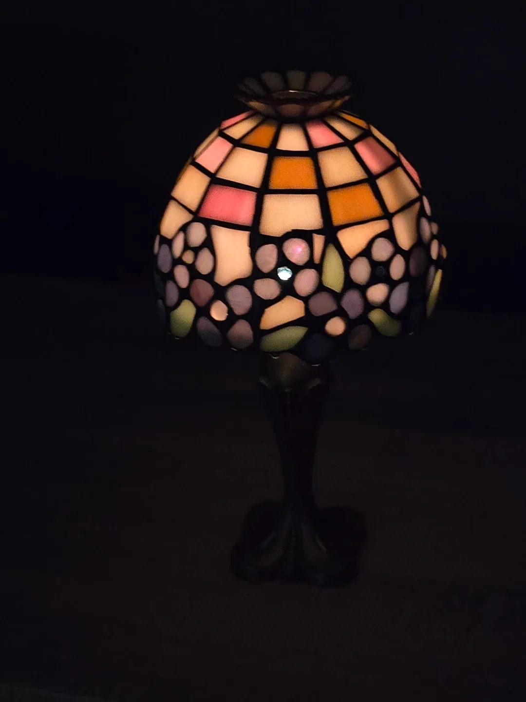 PartyLite Hydrangea Tiffany Style Glass Tealight Lamp Vintage image indicator(7)