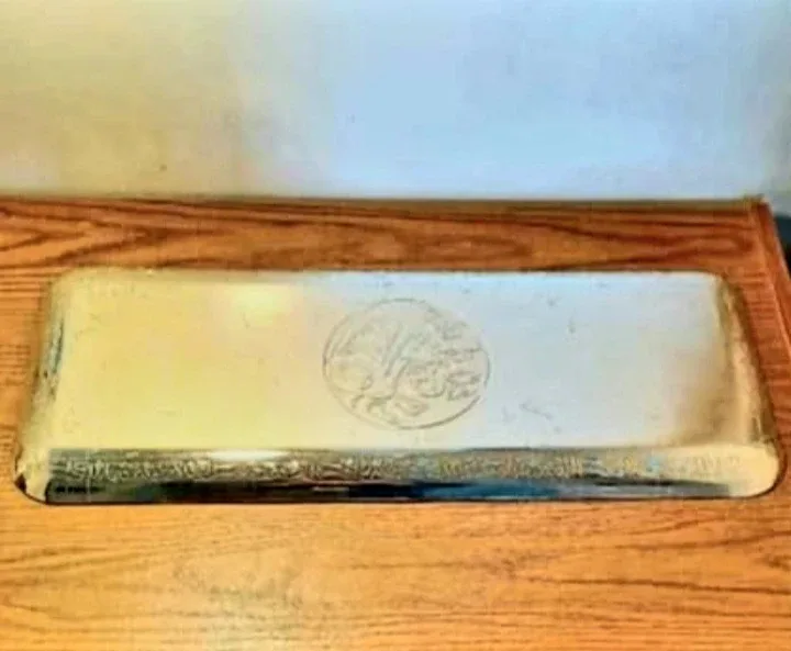 Vtg. Signed S.P. Heavy Brass Hand Crafted Tray image indicator(3)