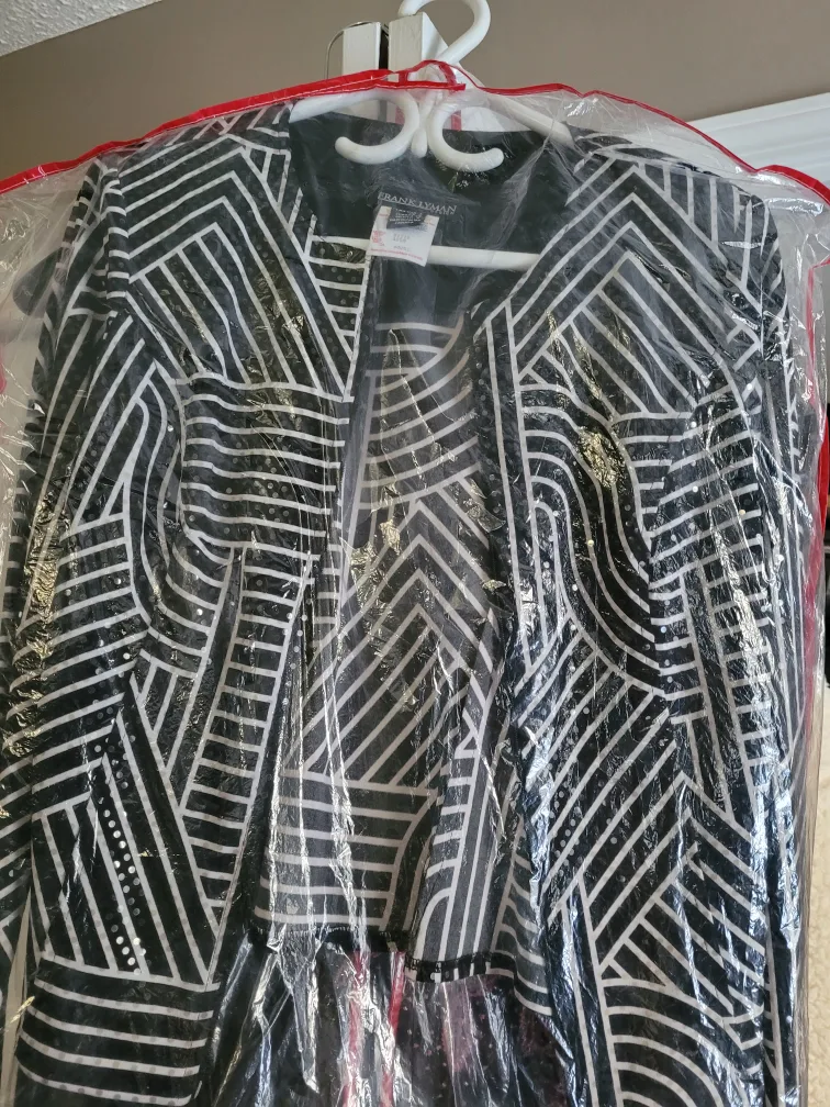 Frank Lyman Black & White Jacket - Size 8