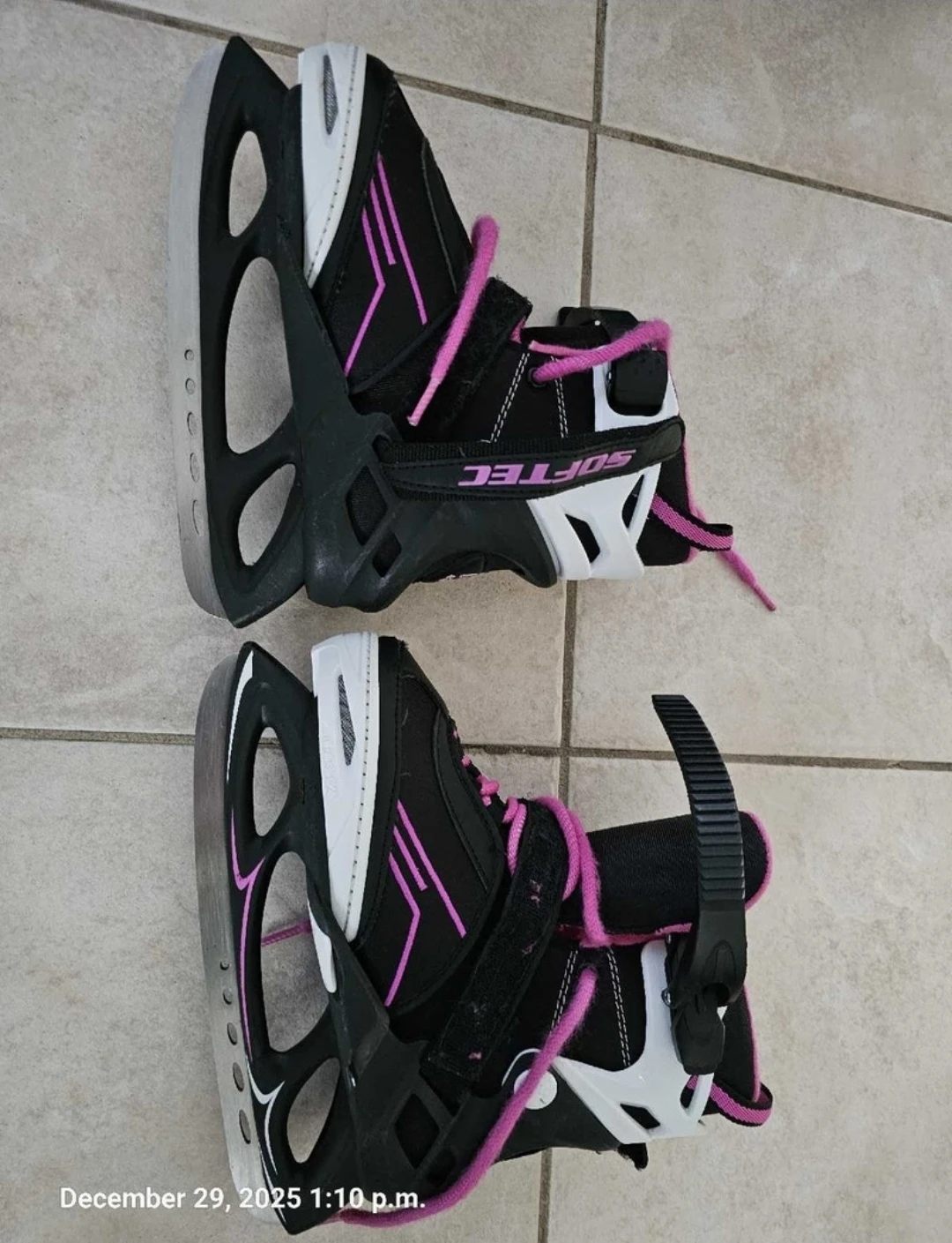 SOFTEC Ice Skates kids size 11- 2 adjustable