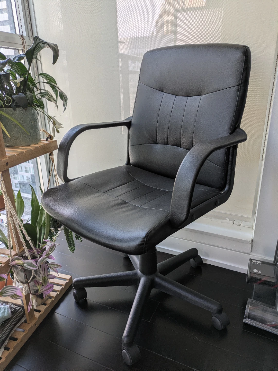 Black Office Chair - photo 2