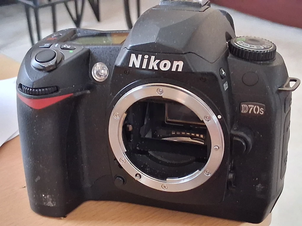 Nikon D70s Digital Camera