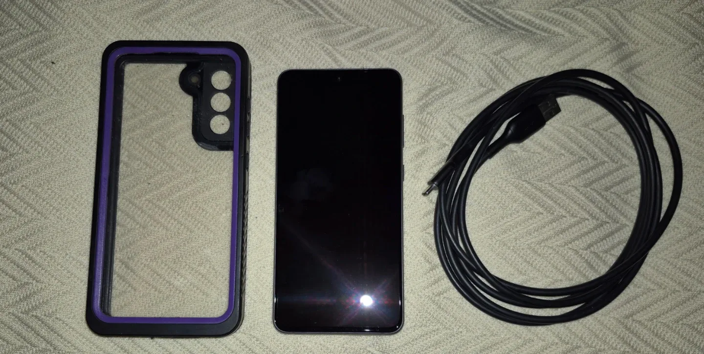 Samsung s21 FE cellphone