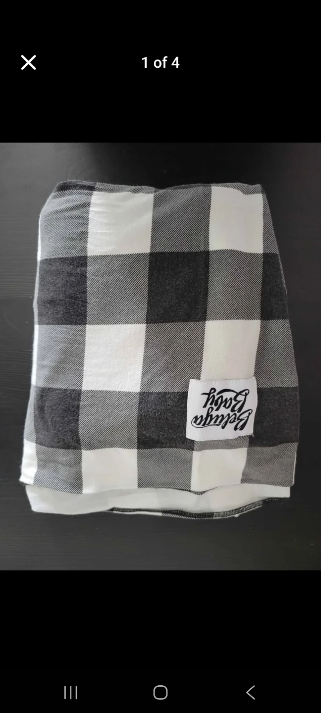 Beluga Baby Black & White carrier