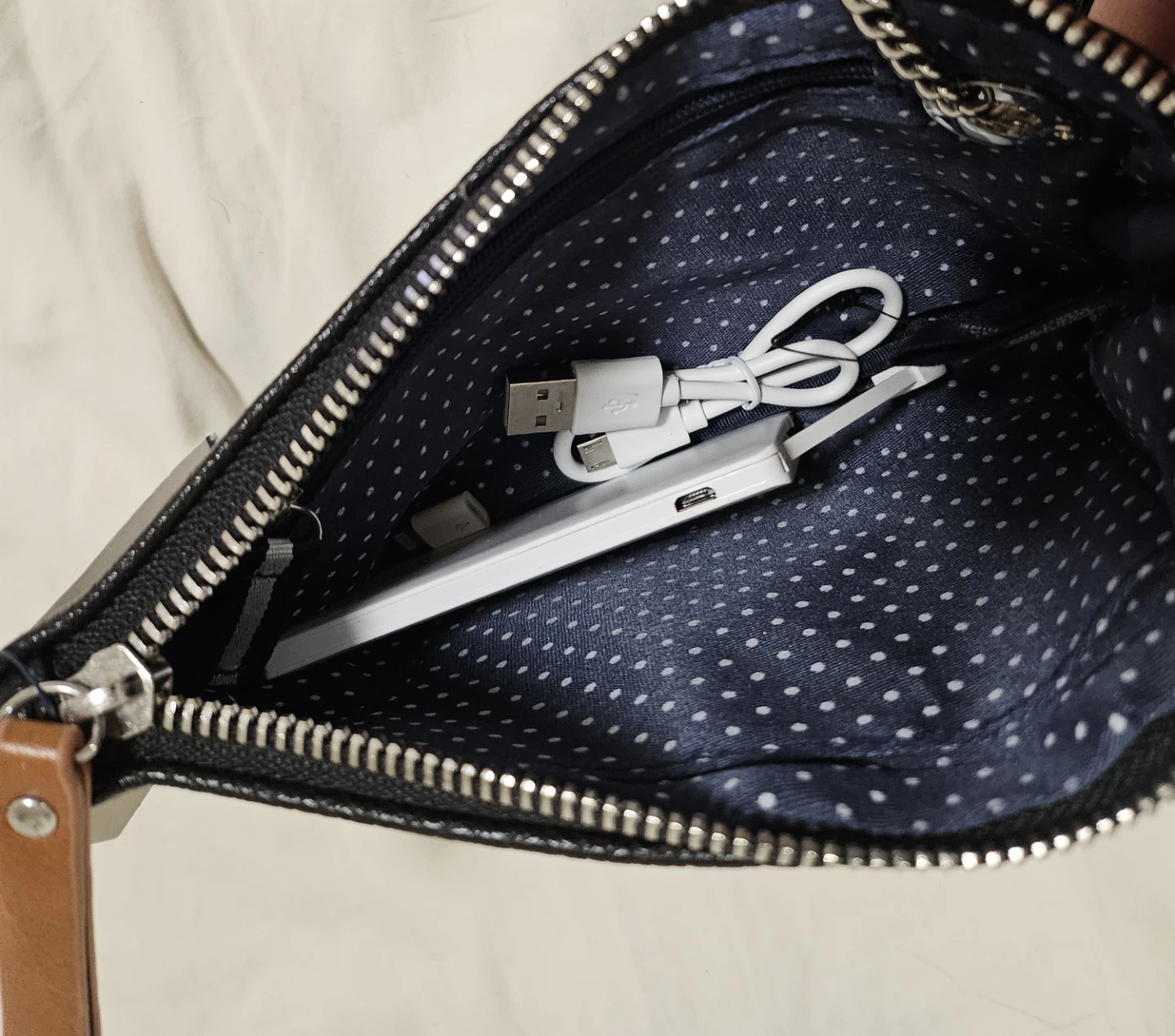 Nautica power sailing wristlet with battery charger   ￼ - photo 4