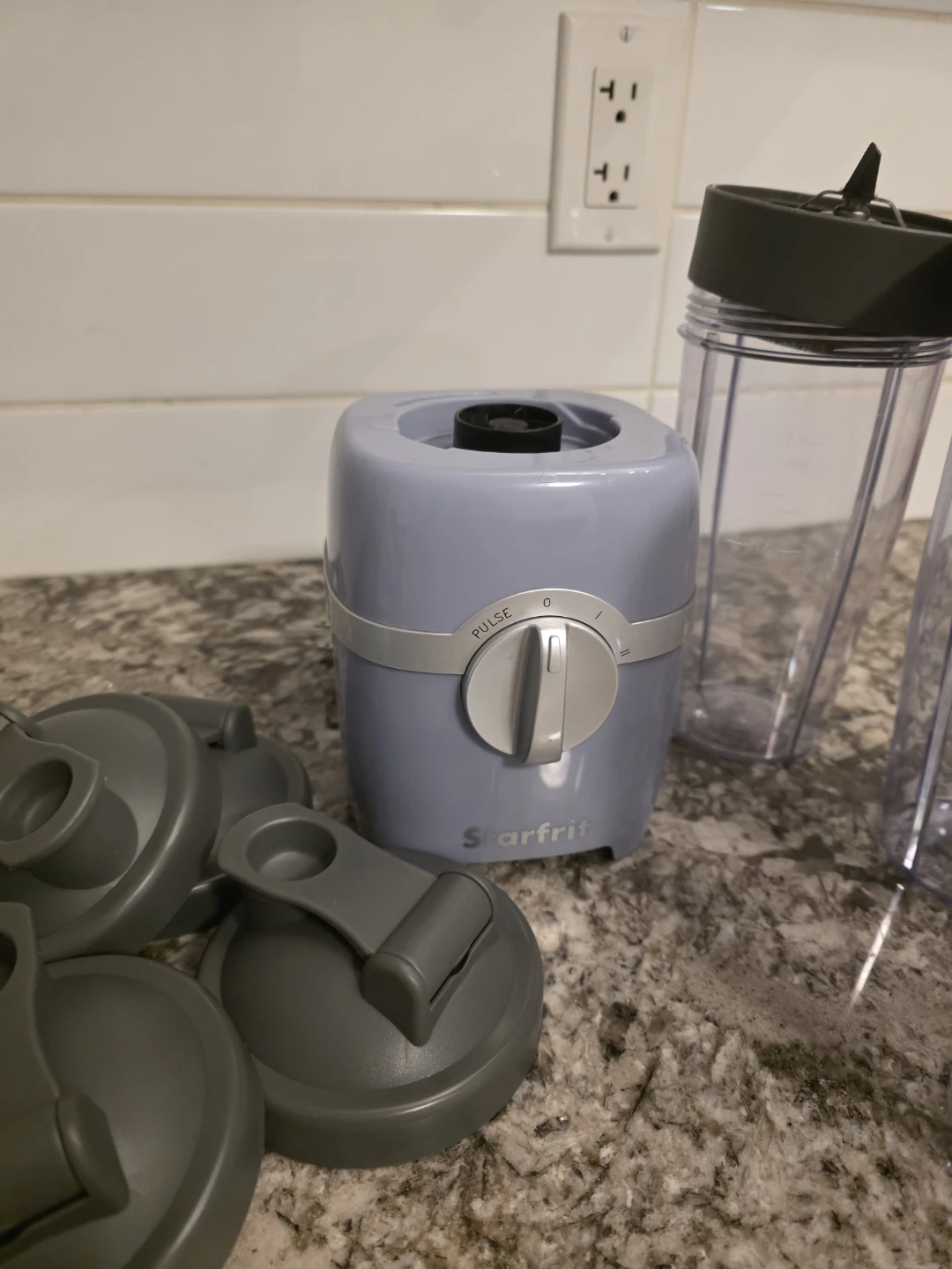 Starfrit Personal Blender with Cups & Lids - photo 2