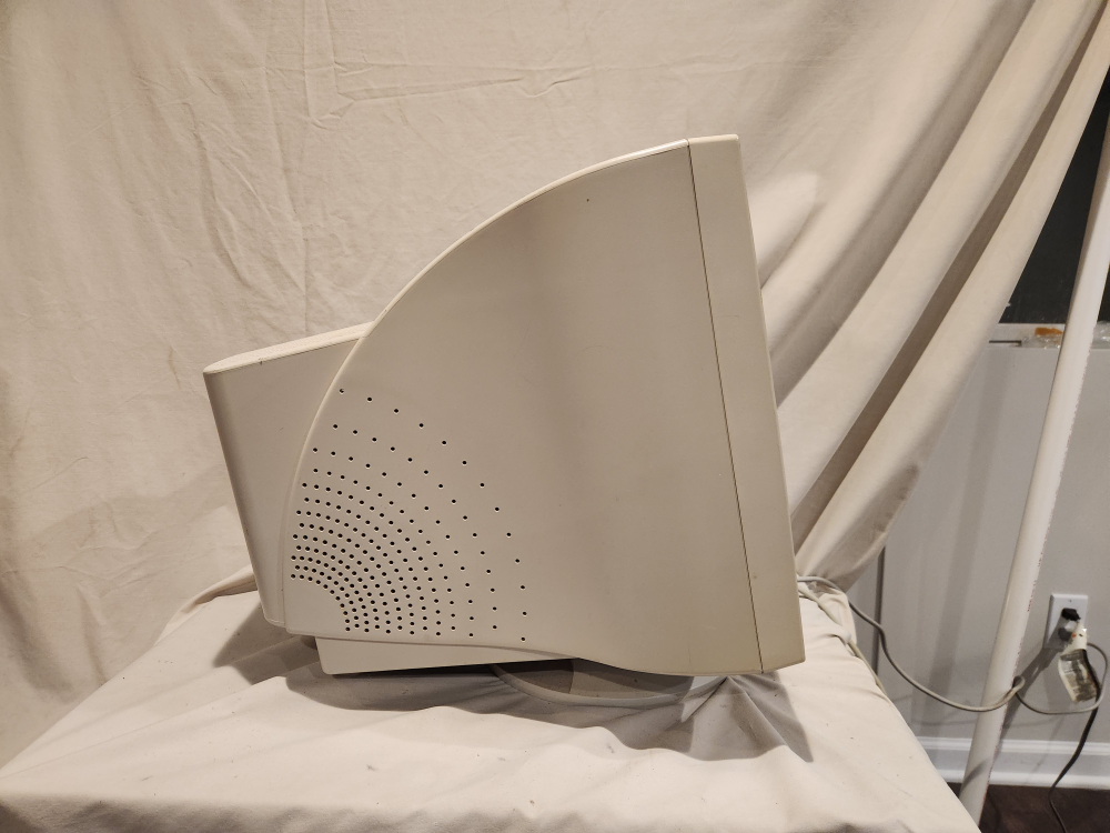 Samtron 96B 19" CRT Monitor - photo 4