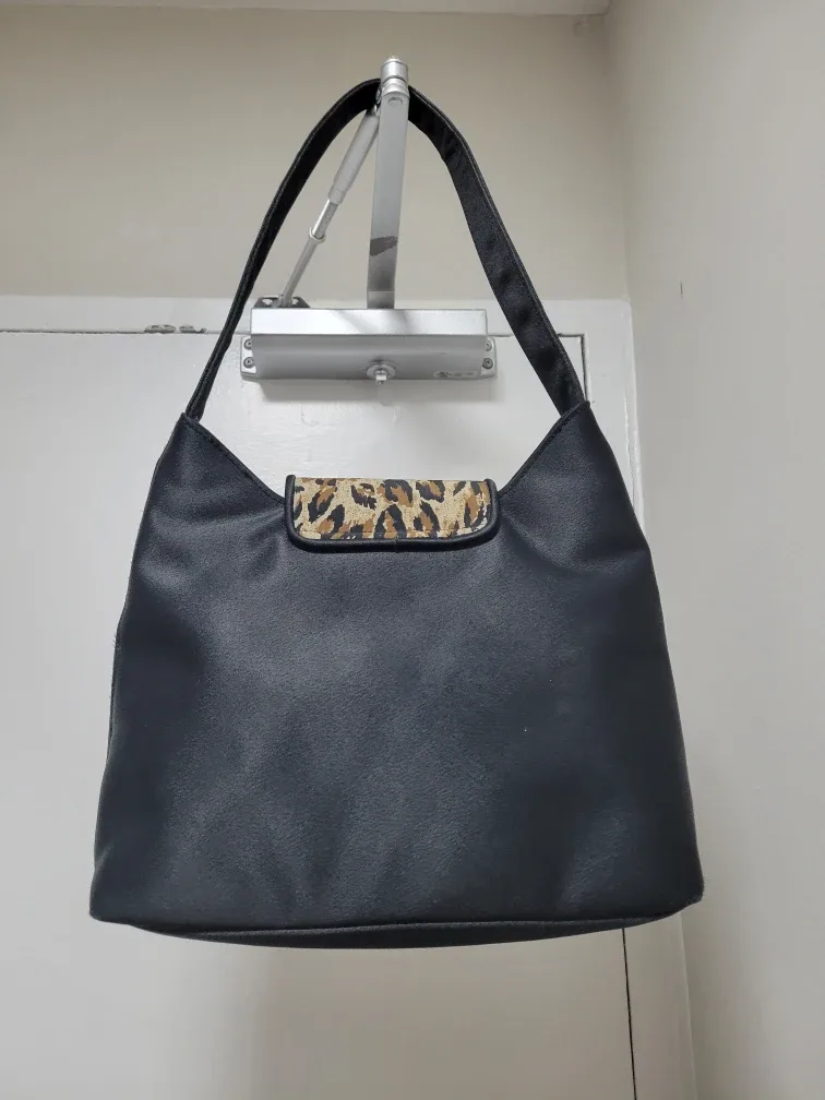 Adolfo Black Shoulder Bag image indicator(3)