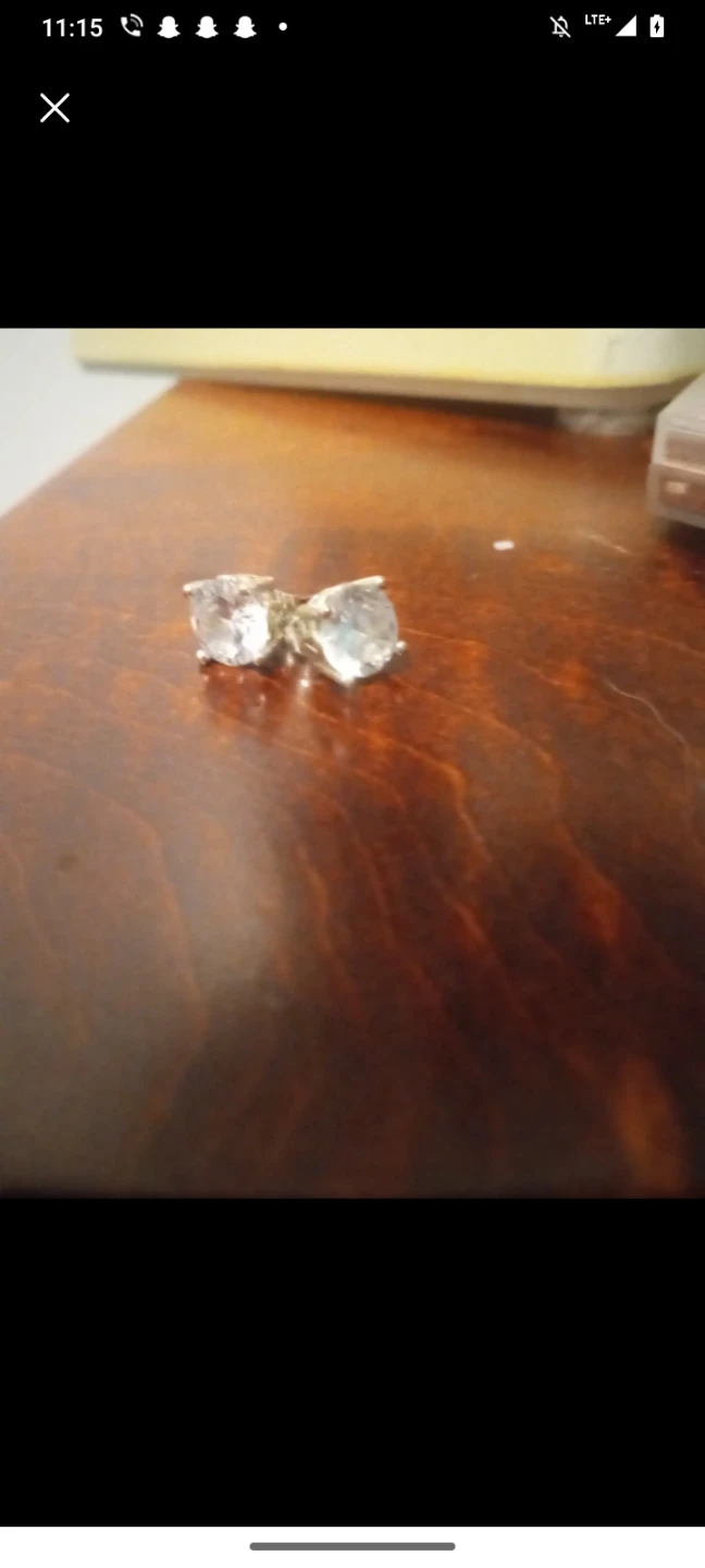 Stud Earrings - Clear Stone