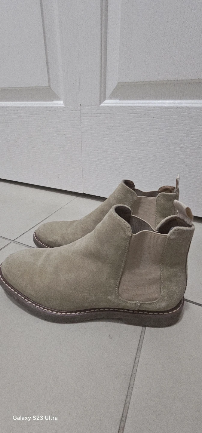 Beige Suede Chelsea Boots - photo 2