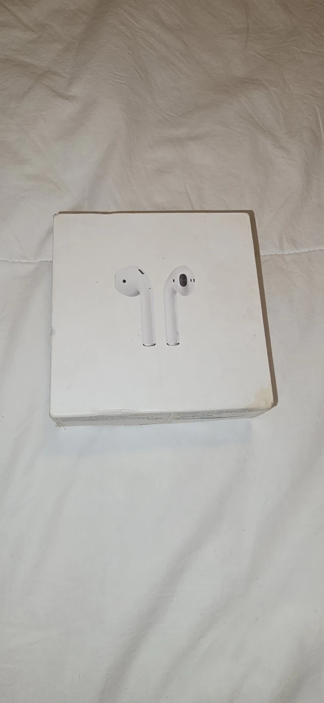 Original Apple AirPods with Wireless Charging Case