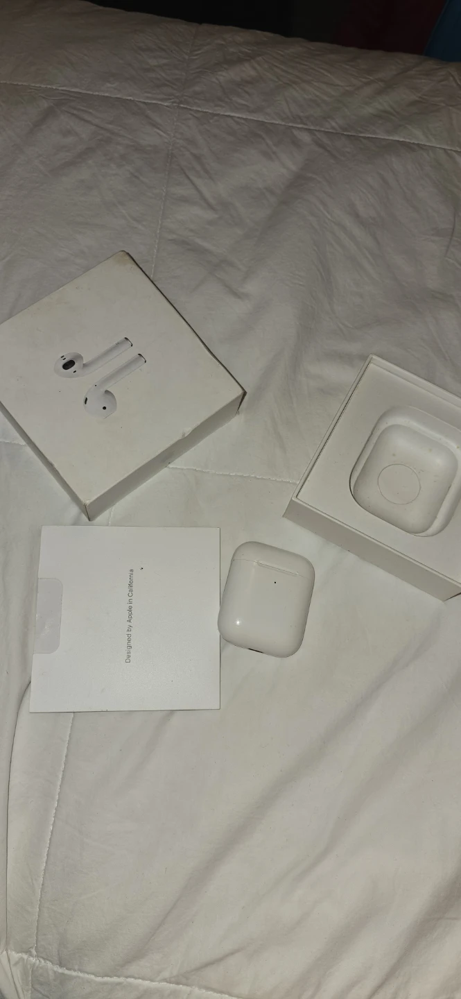 Original Apple AirPods with Wireless Charging Case - photo 2