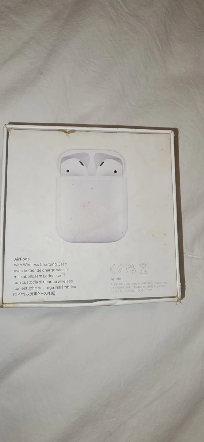 Original Apple AirPods with Wireless Charging Case - photo 3