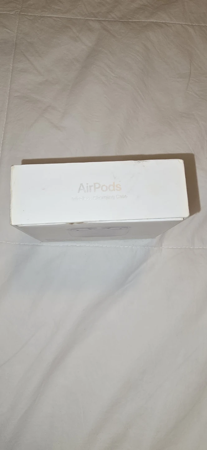 Original Apple AirPods with Wireless Charging Case - photo 4