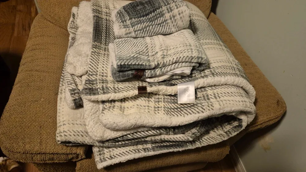 Roots Fleece Blanket