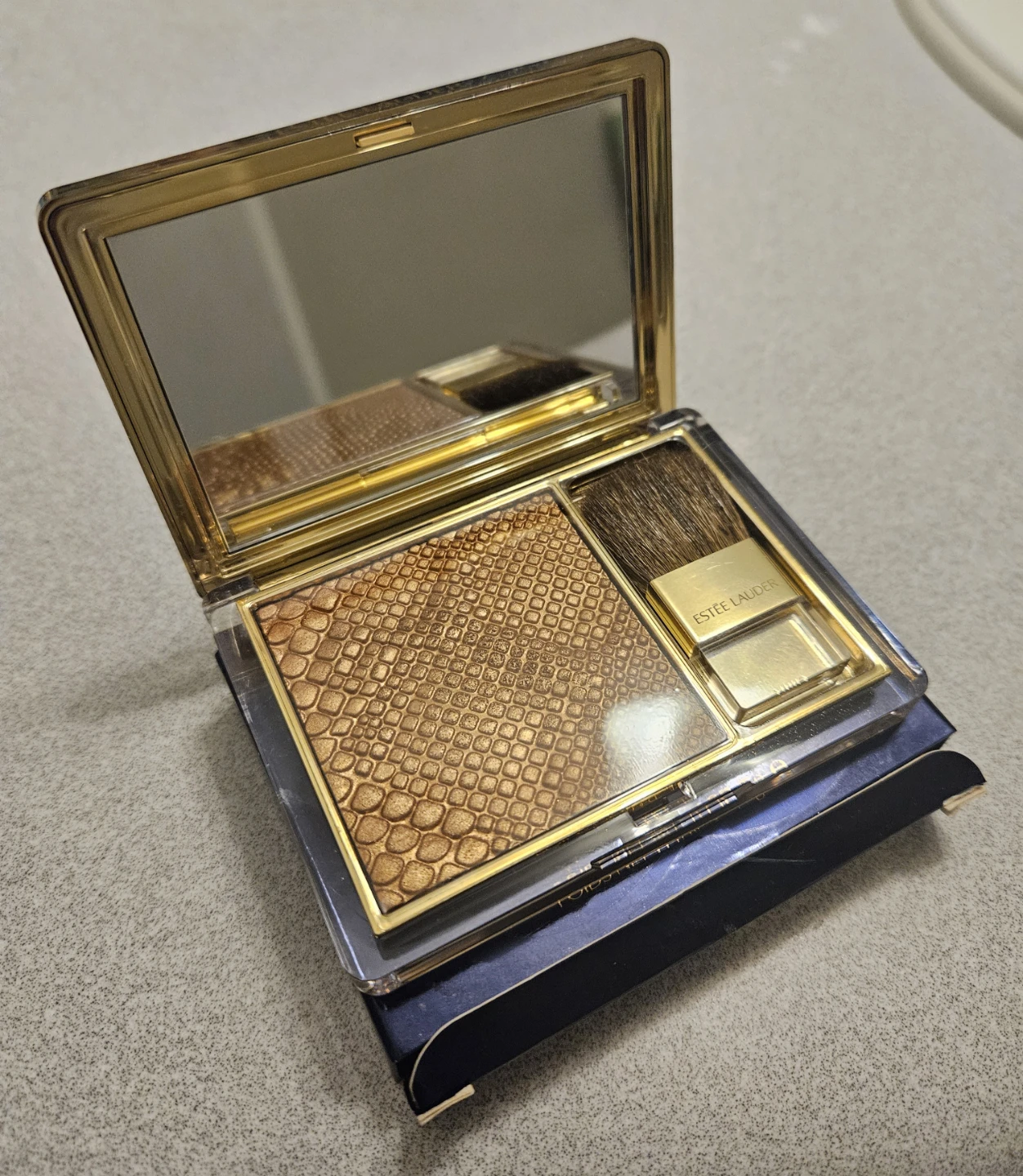 Pure Color Illuminating Powder Gelee 01 Topaz Chameleon - photo 4
