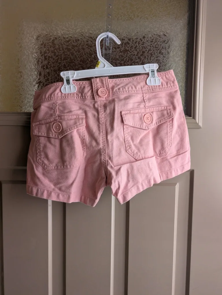 Womens sz 4 Old Navy shorts image indicator(2)