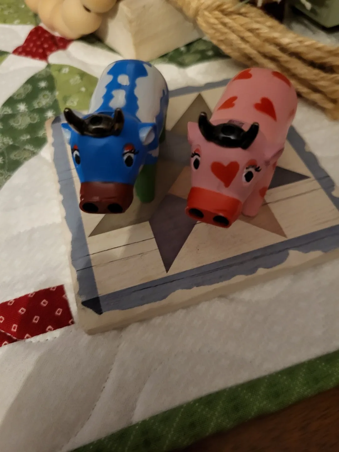 Cute Novelty Refillable Cow Lighters  (Set of 2) image indicator(2)