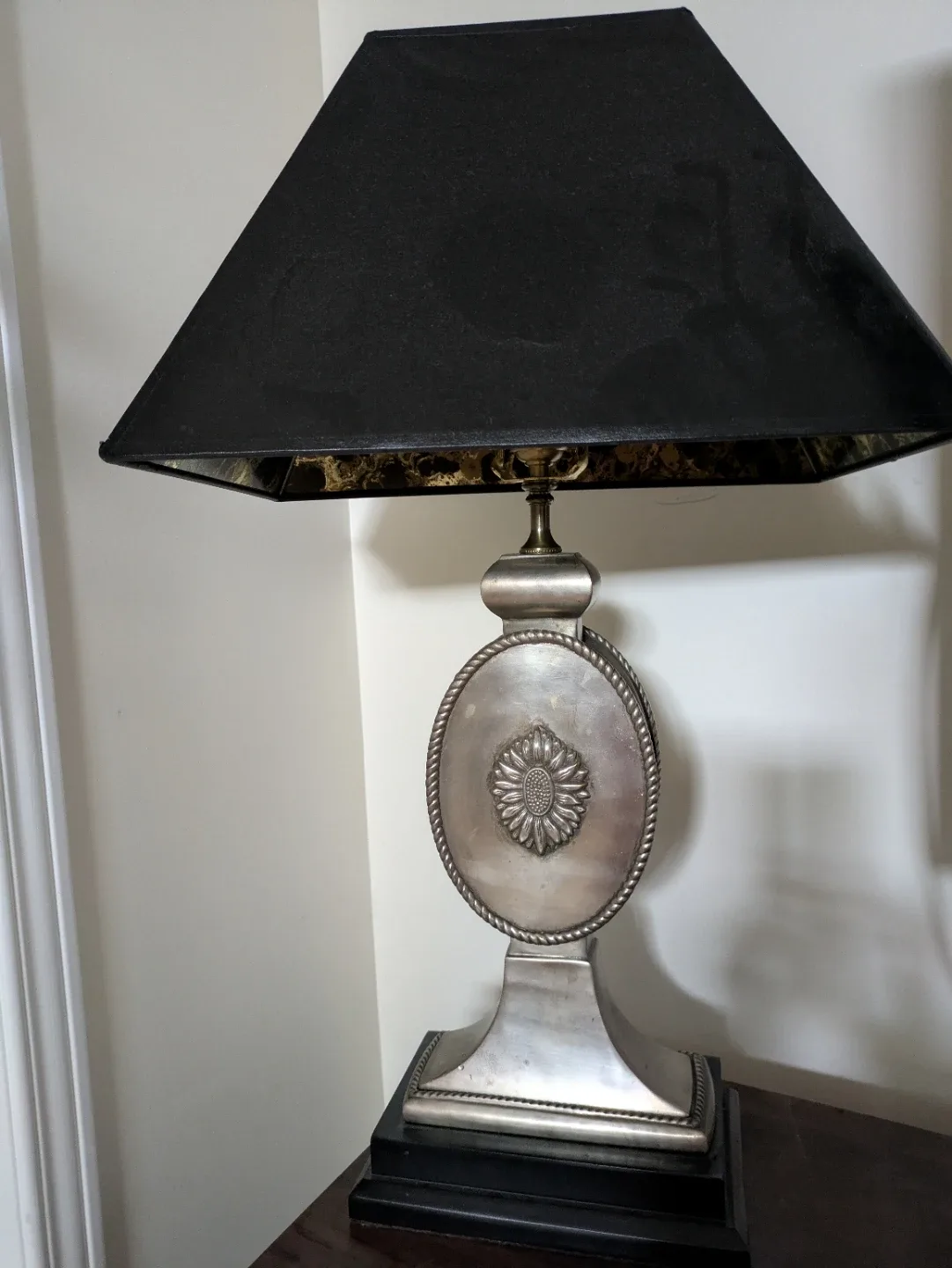 Table Lamp with Black Shade image indicator(2)