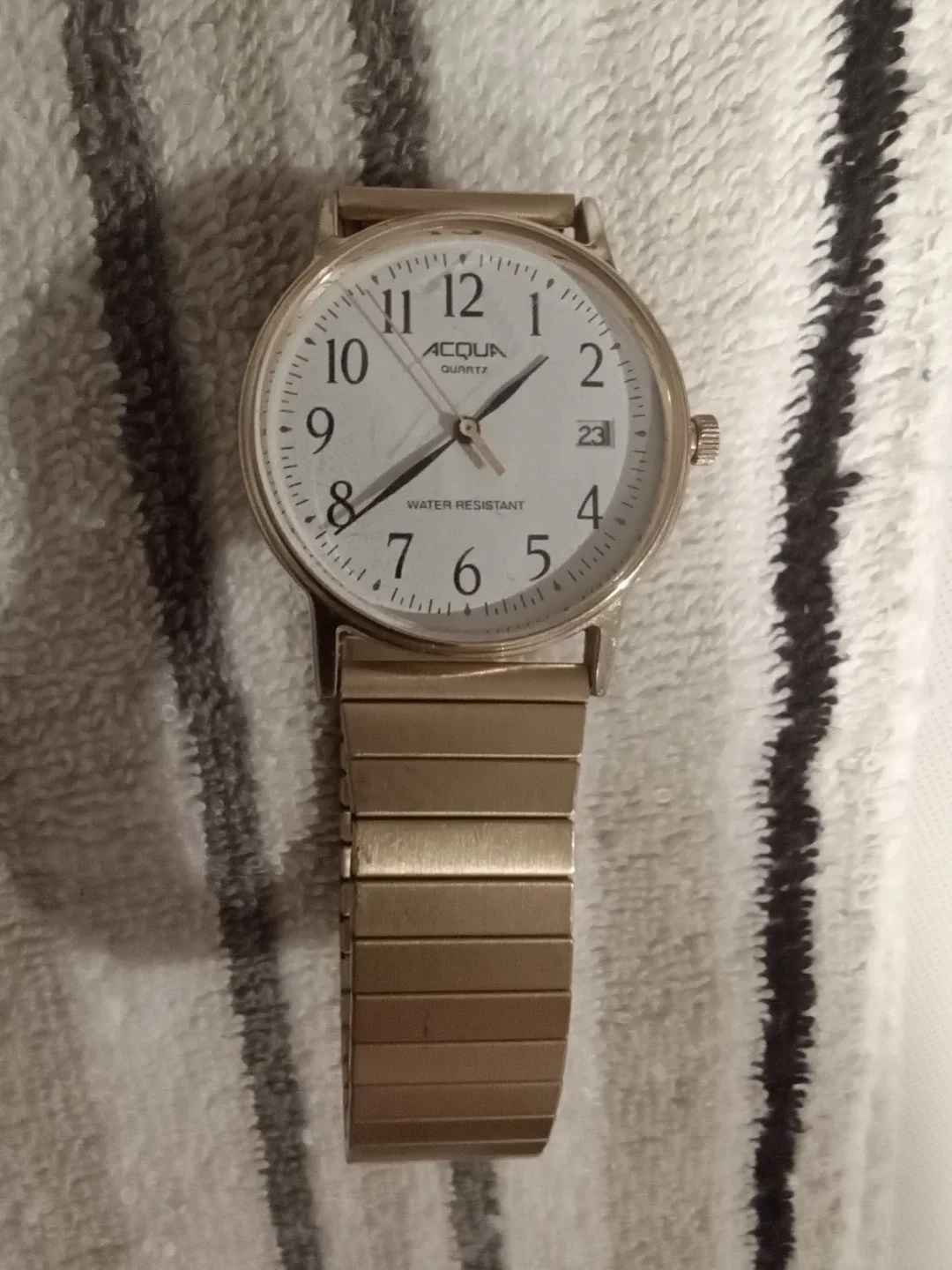 Vintage Acoua Quartz Water Resistant Watch image indicator(6)