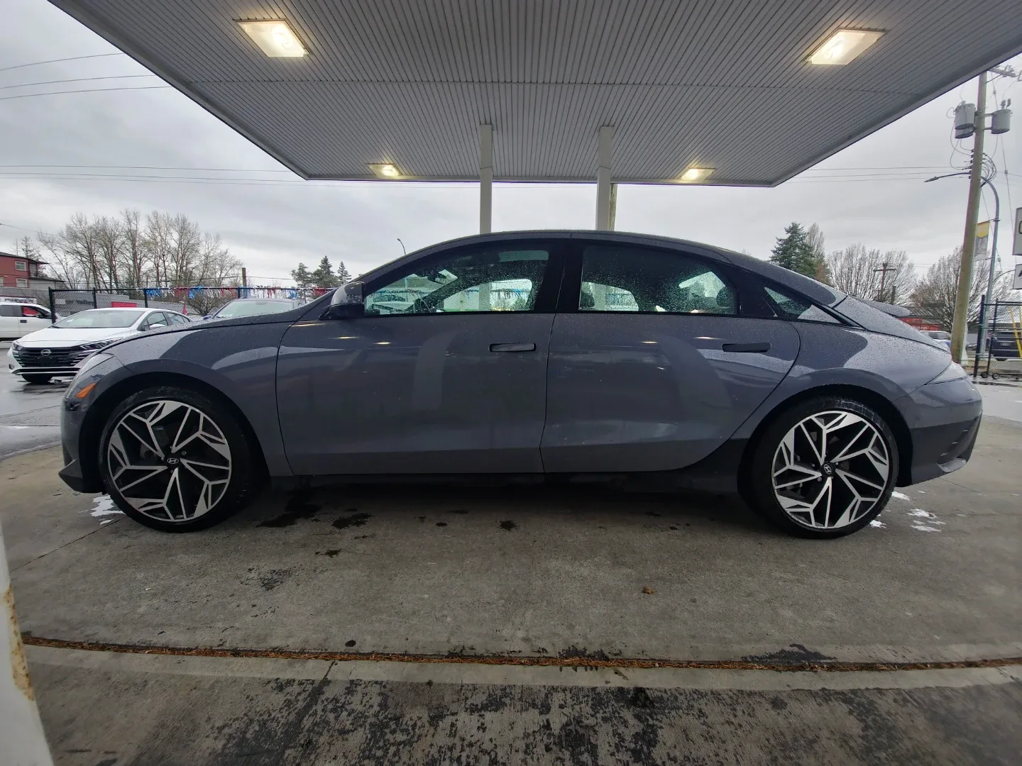 2024 Hyundai Ioniq 6 Ultimate Long-Range AWD image indicator(4)