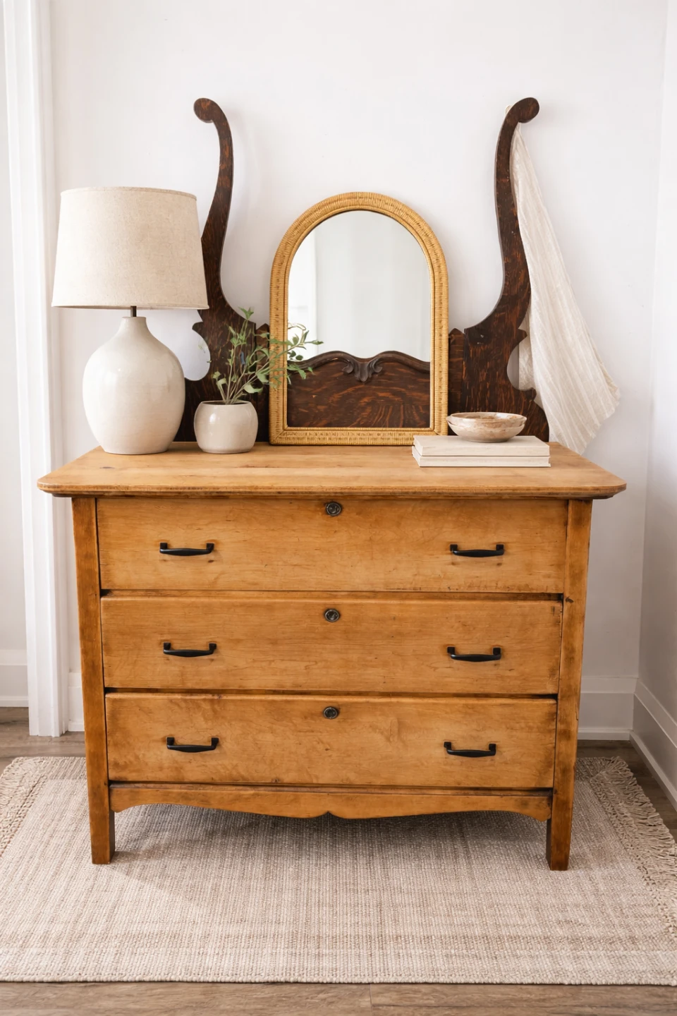 Beautiful antique 3 drawer dresser