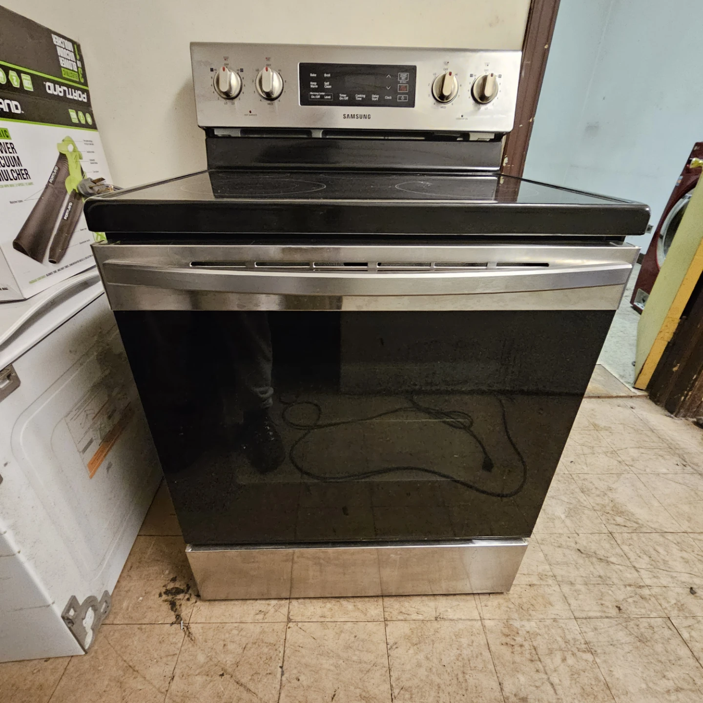 Samsung Electric Range Oven - photo 3